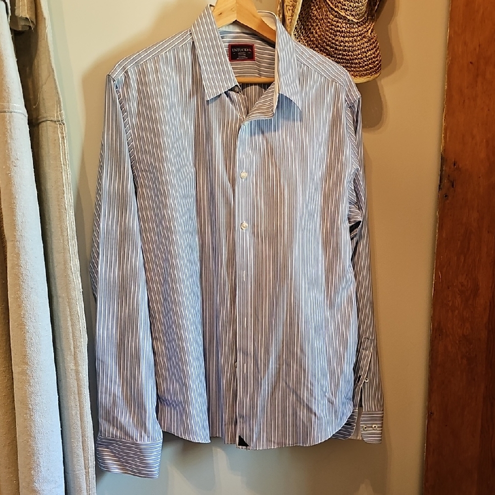 UNTUCKit Men's Blue Striped Dress Shirt